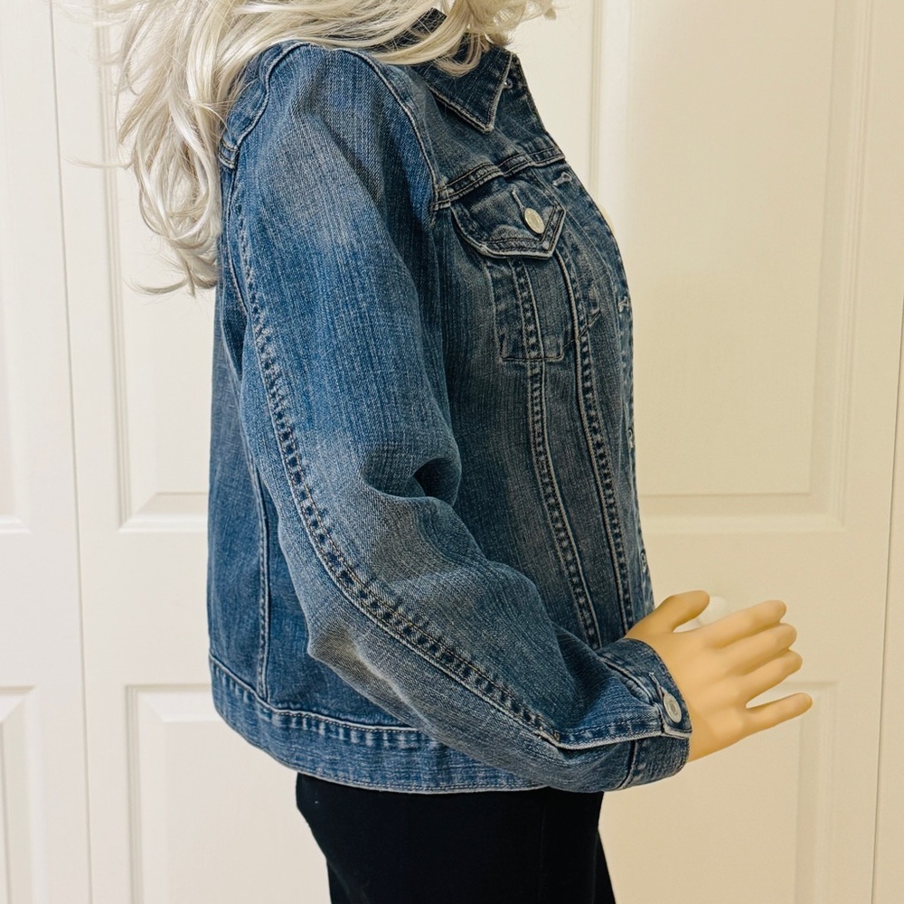 The Gap Light Blue Stretch Jean Jacket Sz Medium - Picture 11 of 14